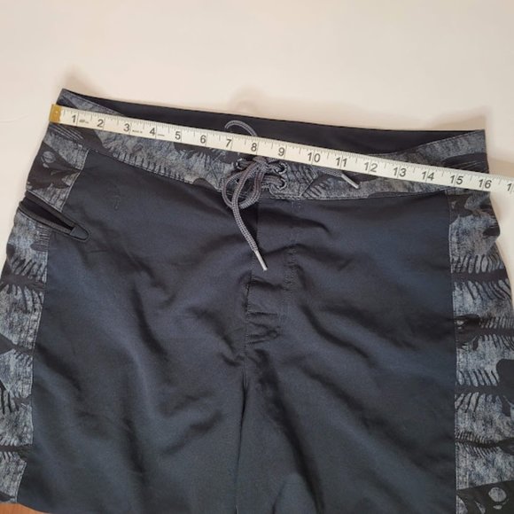 Vineyard Vines Men's Board Shorts Swimming Trunks  Size 30 - Picture 5 of 10